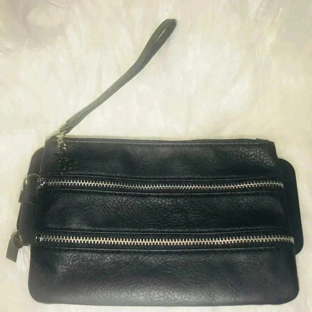 AERO MULTI ZIP WRISTLET BLACK
